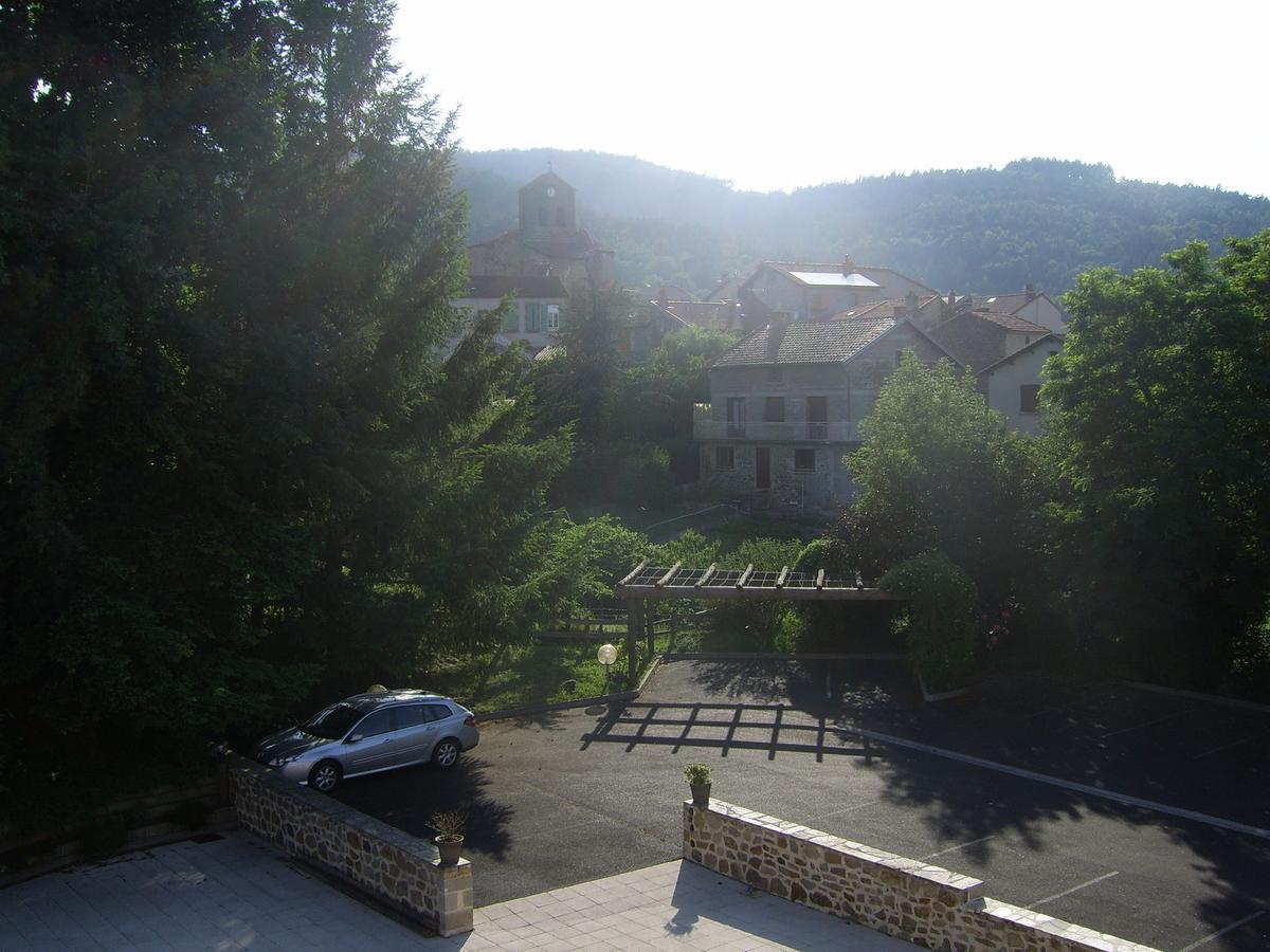 Hotel Les Rives D'Allier Reilhac  Exterior photo